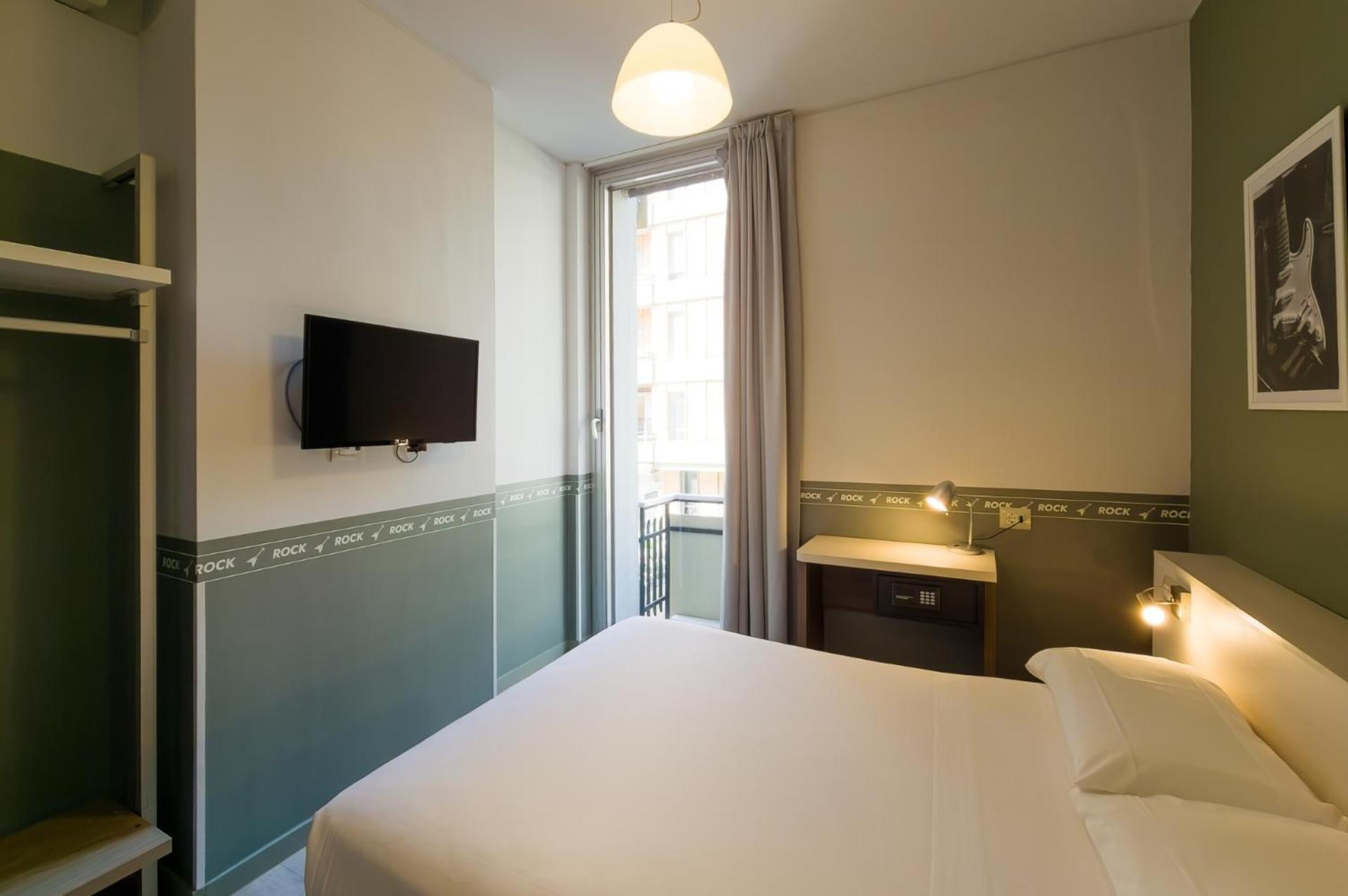 Nologo Hotel