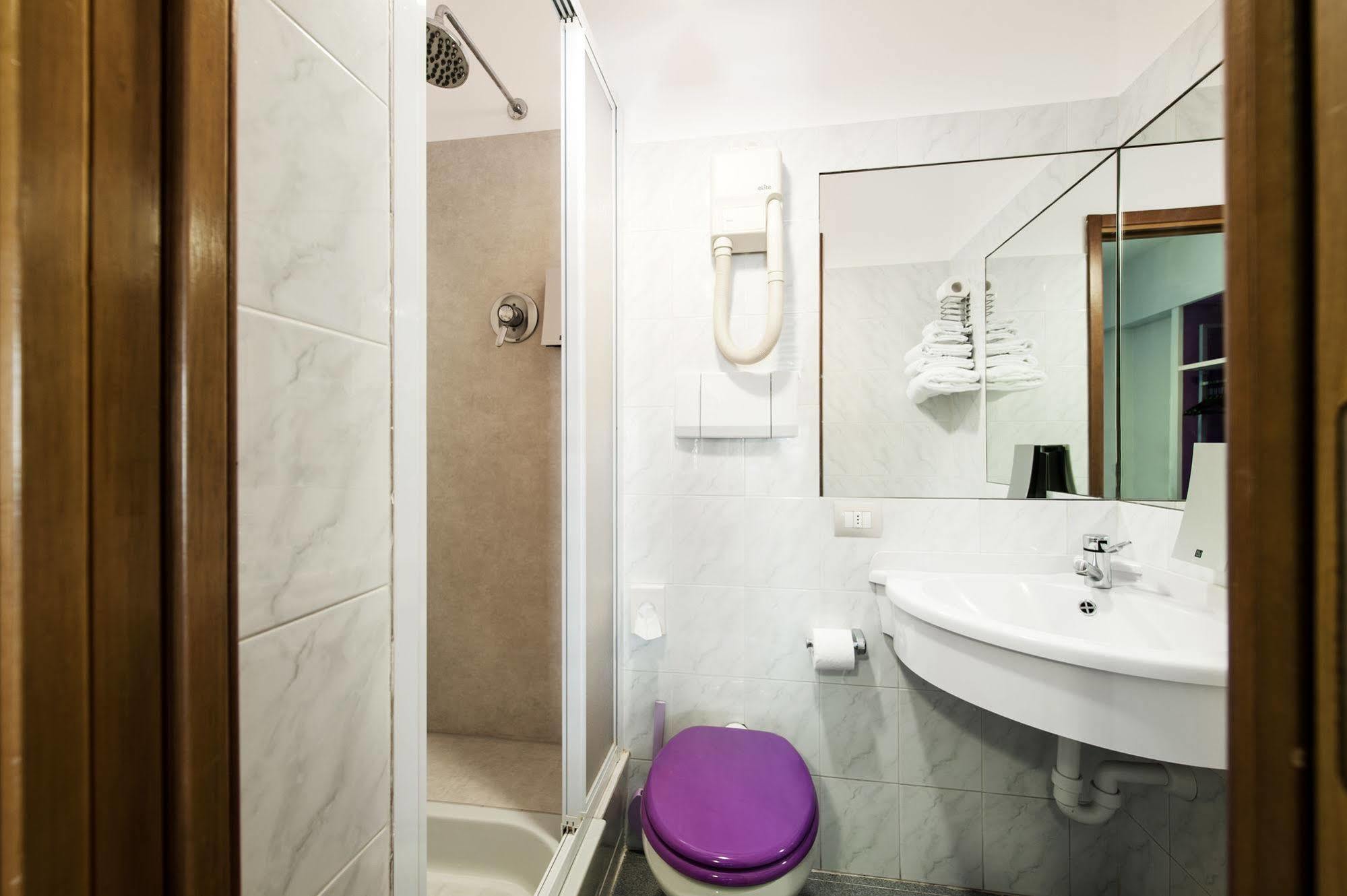Hotel Nologo 2*